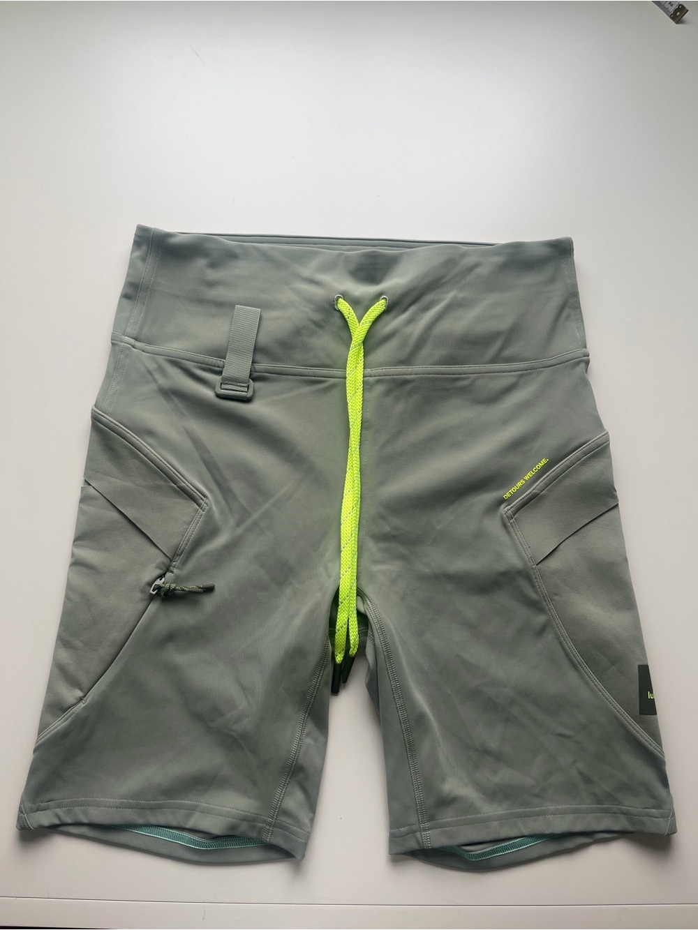 Women’s Lululemon Gray Cargo Biker Shorts Neon Green Drawstring Size 2